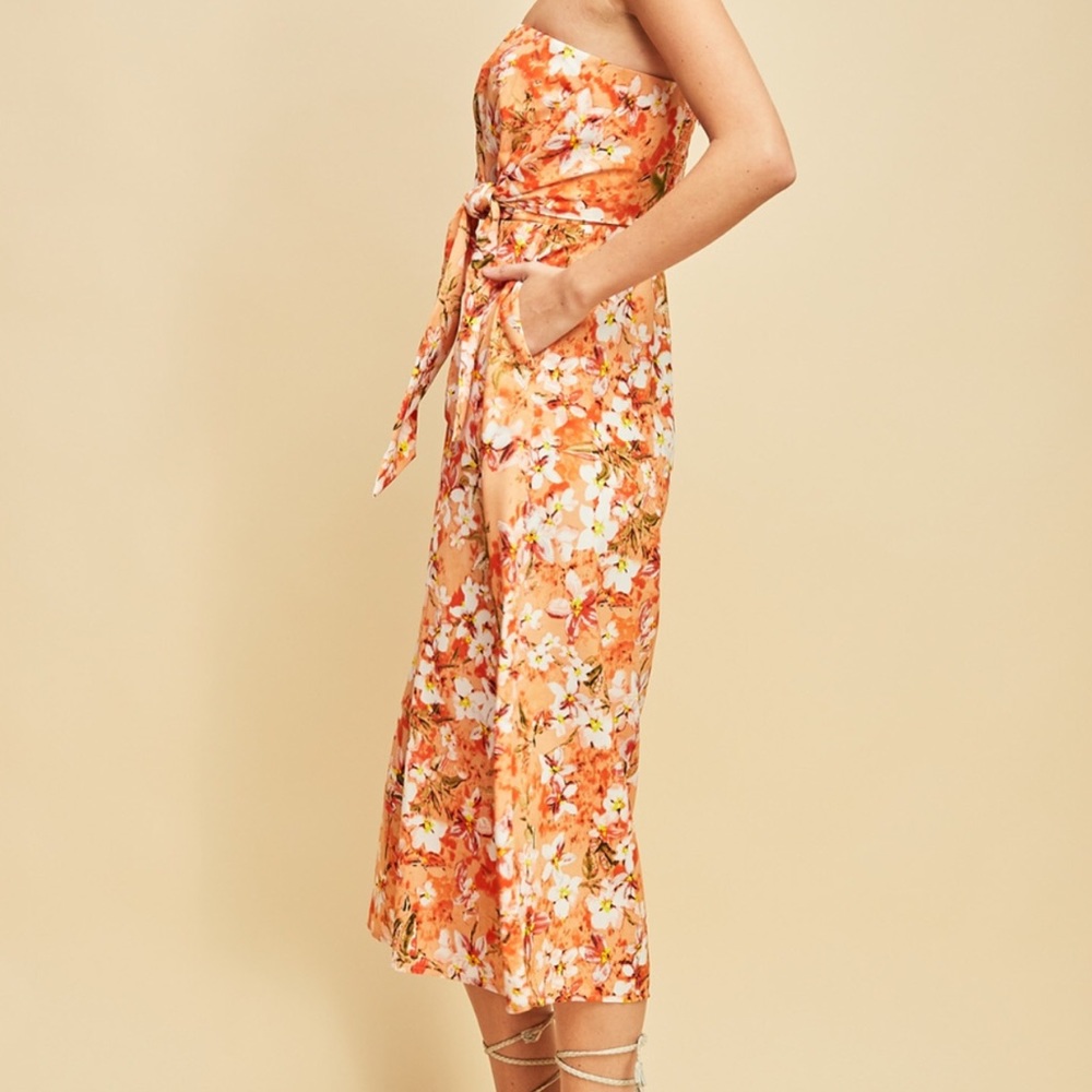 🌻 Strapless Floral print jumpsuit. - Picture 3 of 7